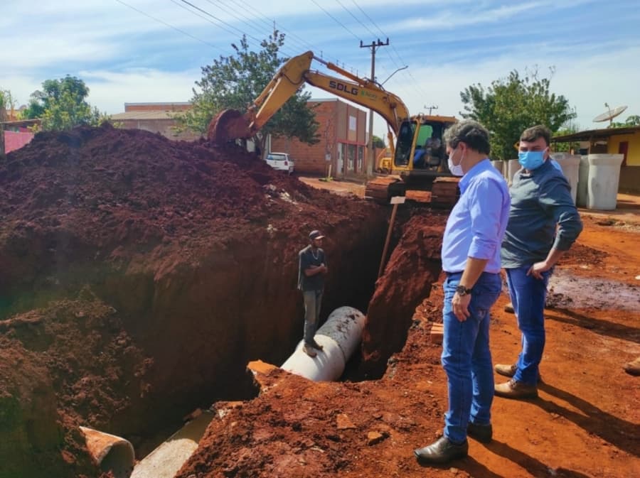Em Maracaju, Secretaria de Obras realiza drenagem, pavimentação e reconstrução de calçadas