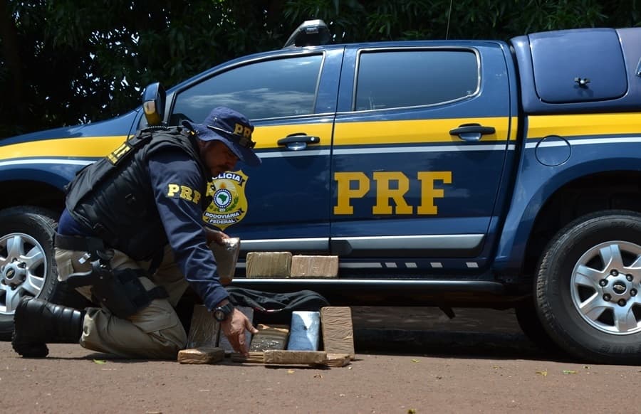 Após abordagem da PRF, mulher de 24 anos é presa com 23 kg de maconha em Sidrolândia