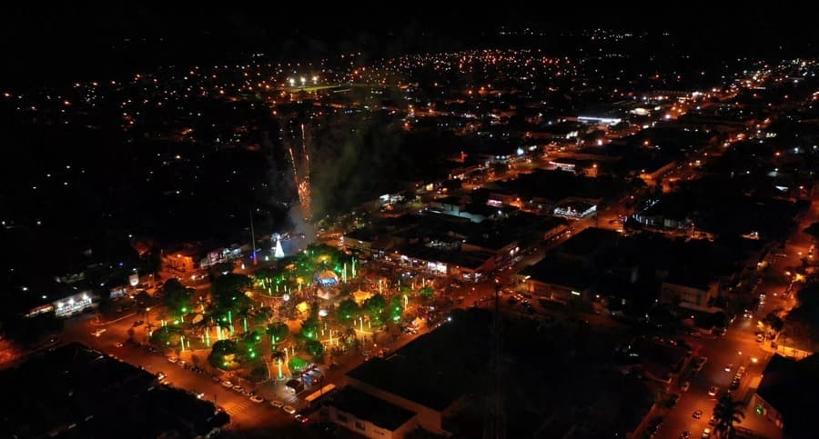 Queima de fogos e show de pagode animam o Réveillon em Sidrolândia