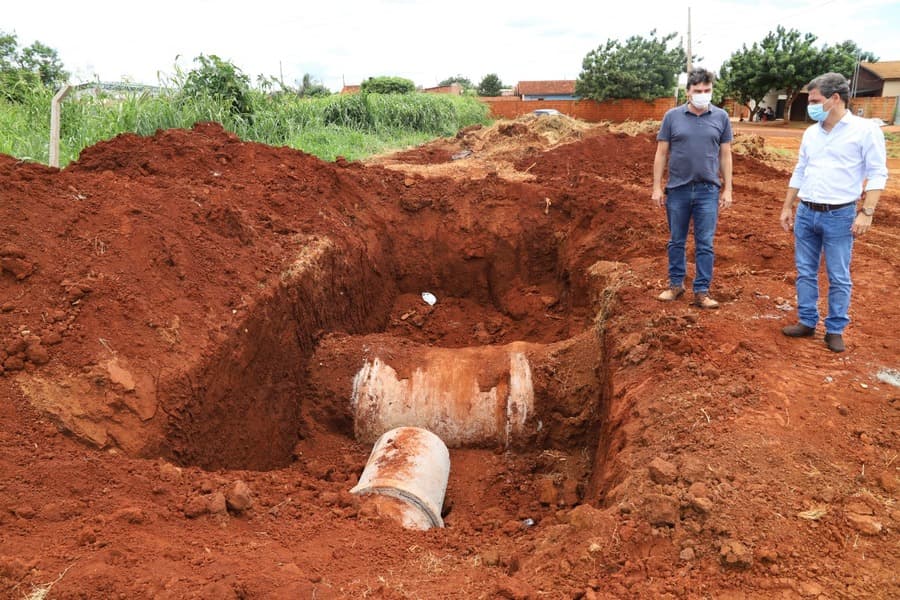 Prefeitura de Maracaju investe em obras de drenagem e calçadas na Vila Juquita