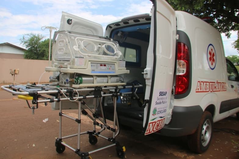 Hospital recebe ambulância com incubadora neonatal repassada pela Prefeitura
