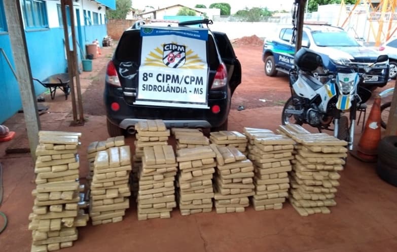PM recupera veículo roubado que estava carregado de maconha e prende traficante evadido