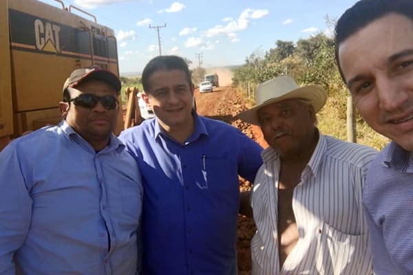 Prefeito Marcelo e Vice Wellison acompanham obras em estradas rurais