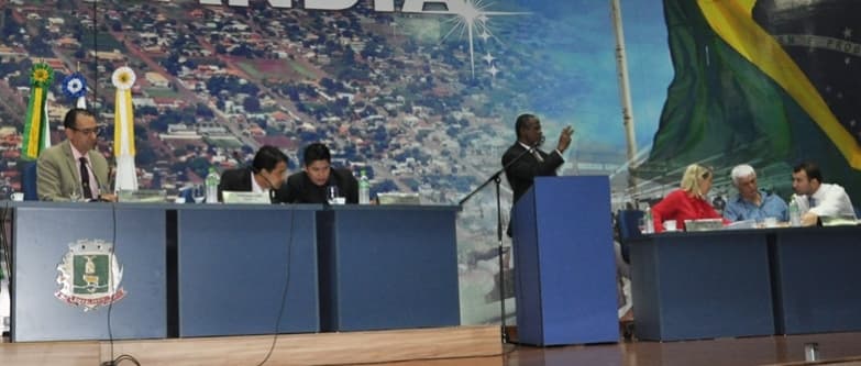 Tadeu sai em defesa do prefeito e diz que população não ficará sem atendimento