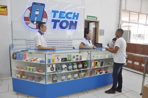 Empresa referência em manutenção e venda de celulares chega a Sidrolândia