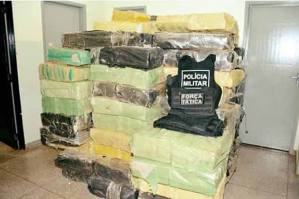 Motorista que saiu de Maracaju é preso com 4 mil kg de maconha ‘mocada’ em carga de milho