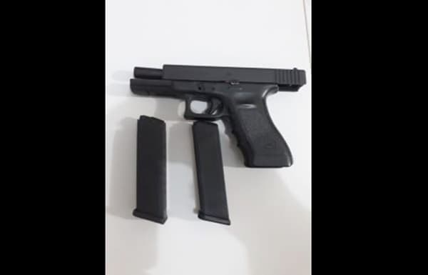 PMR encontra pistola calibre .40 dentro de ônibus em Maracaju
