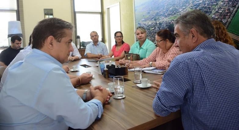 Reunião entre prefeitos define cooperação para atender assentamentos