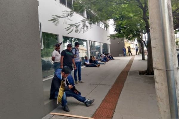 Indígenas de Sidrolândia manifestam na Capital por troca do comando da Funai