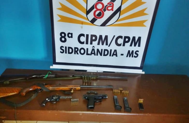 Após briga de trânsito, Polícia Militar apreende pistola 380, espingardas e revólver