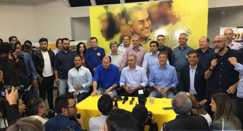 Reinaldo Azambuja anuncia Murilo de vice e crava apoio de 13 partidos