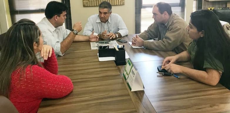 Robert intercede e prefeito confirma apoio a associação “Salvem os Animais”