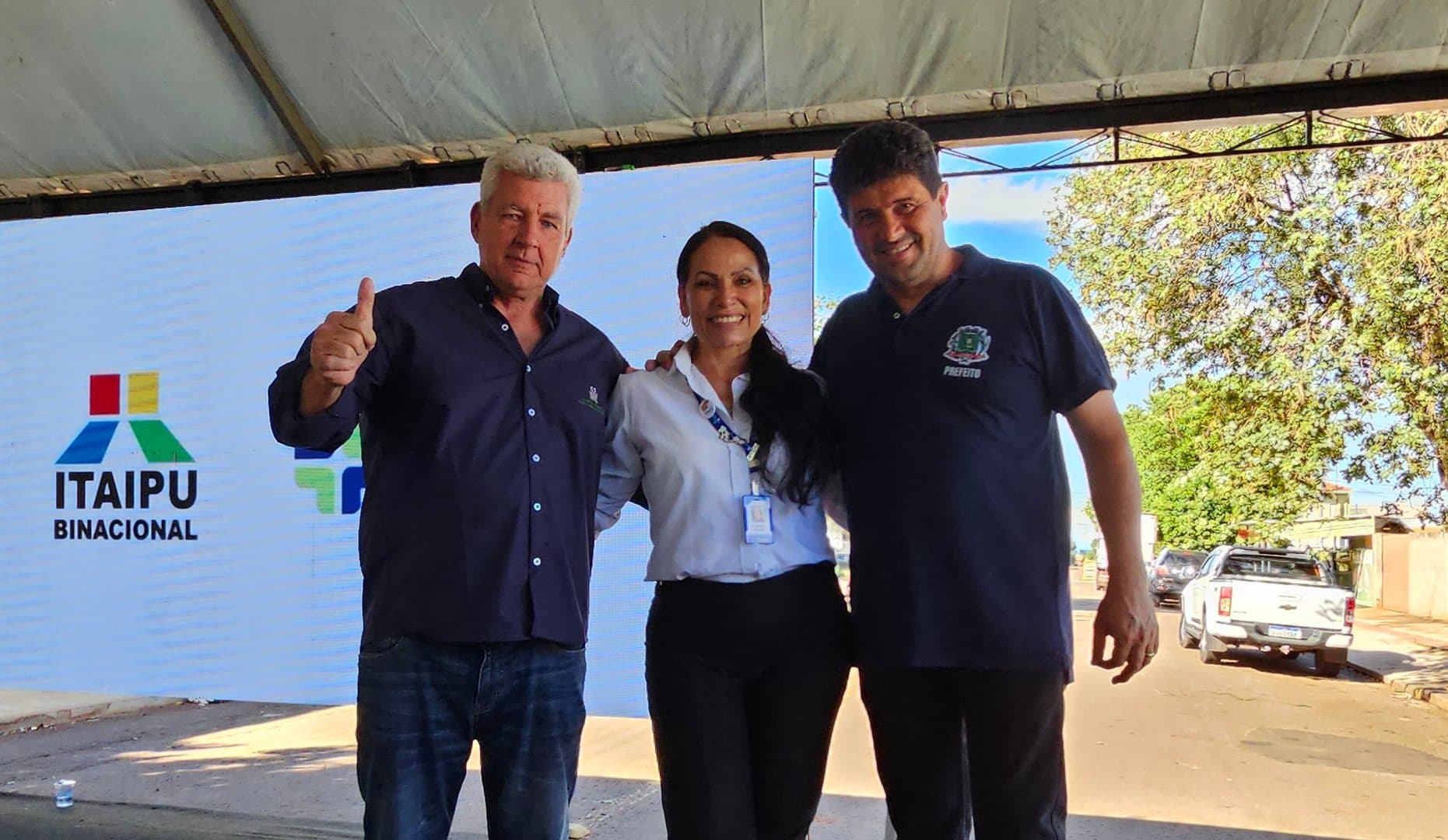 Presidente do Hospital, secretária de saúde municipal e prefeito de Sidrolândia. (Foto: Noticidade)
