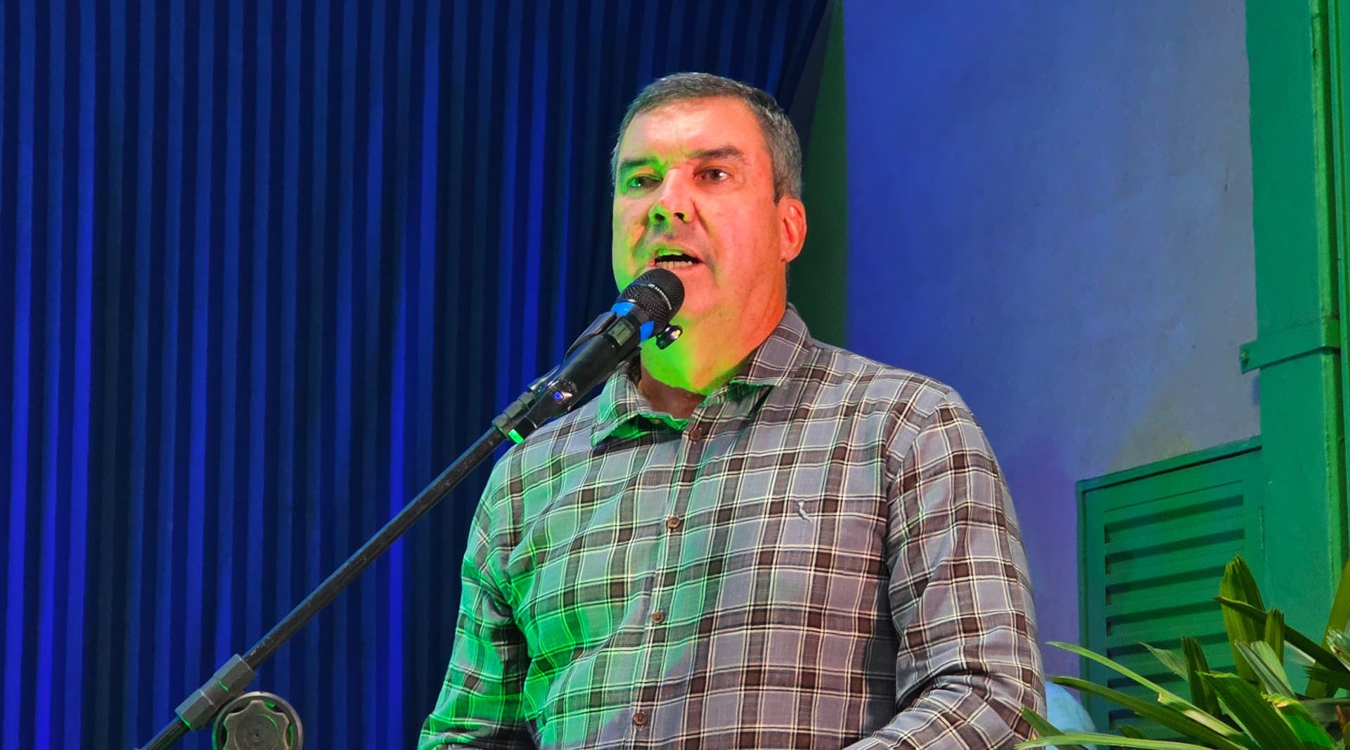 “Não cabe mais não duplicar a BR-060”, diz governador Eduardo Riedel