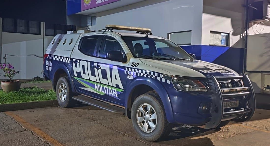 Homem de 31 anos é preso após ameaçar esposa com facas na frente dos filhos em Maracaju
