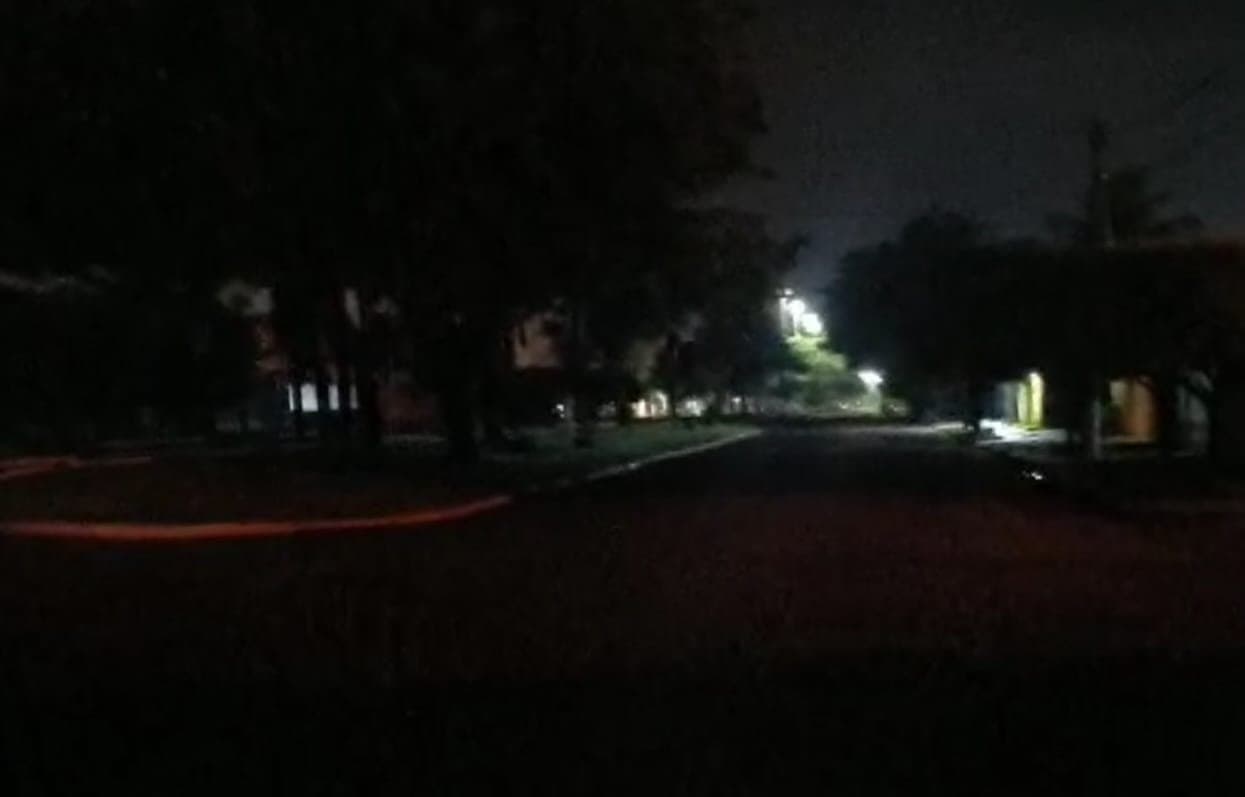 Motociclista alerta para risco de acidentes em trecho de avenida sem iluminação em Sidrolândia