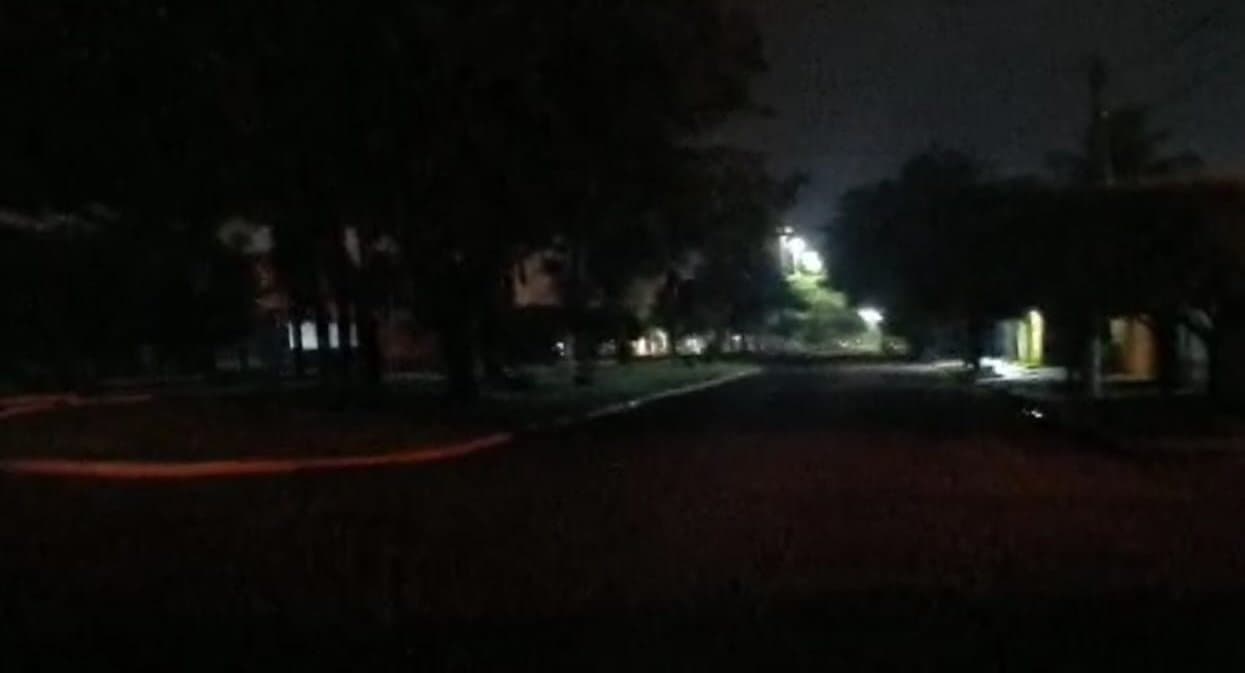 Motociclista alerta para risco de acidentes em trecho de avenida sem iluminação em Sidrolândia