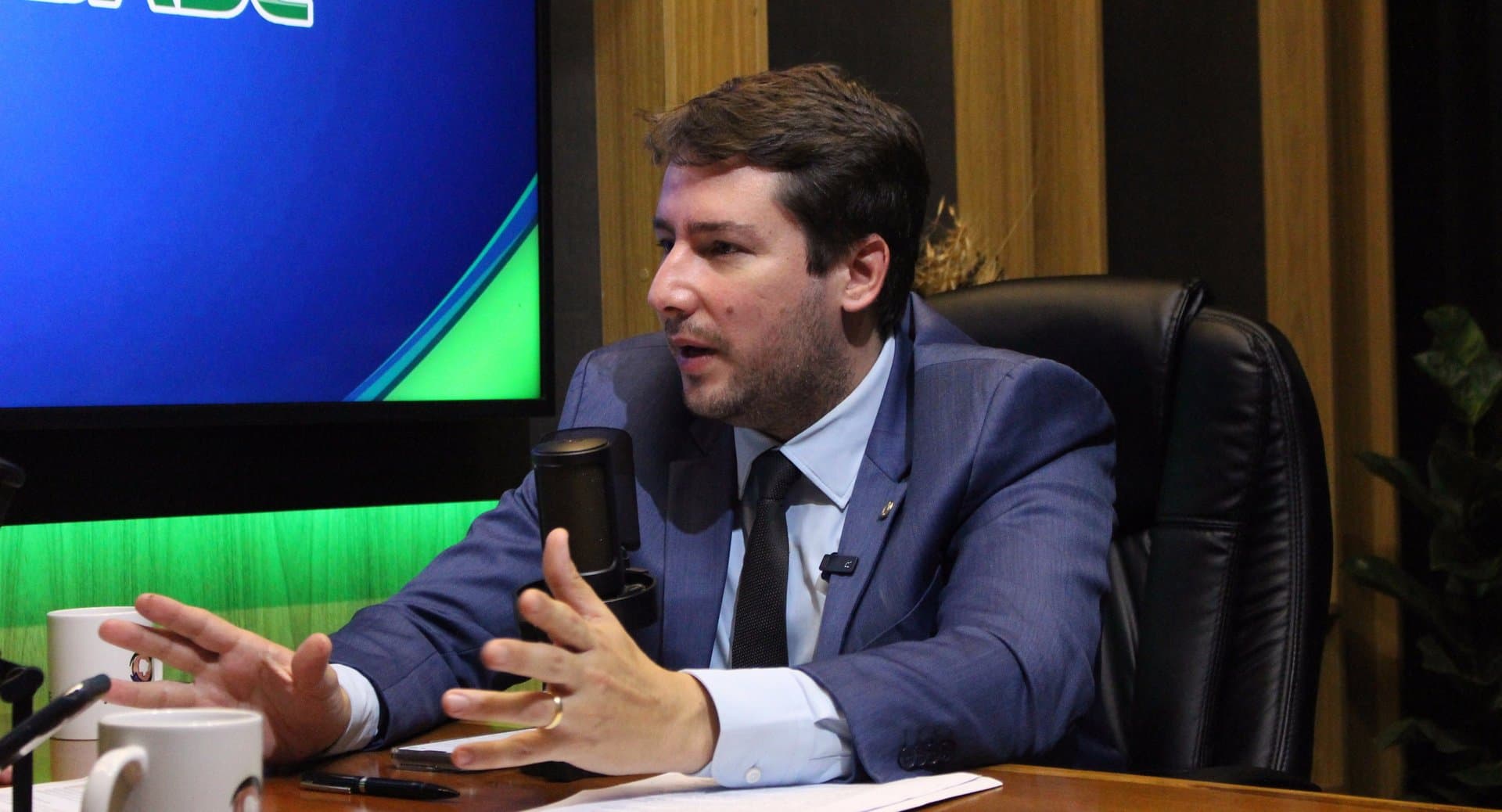 Em Podcast, Catan reforça disputa pelo governo, faz críticas e defende novo modelo de gestão