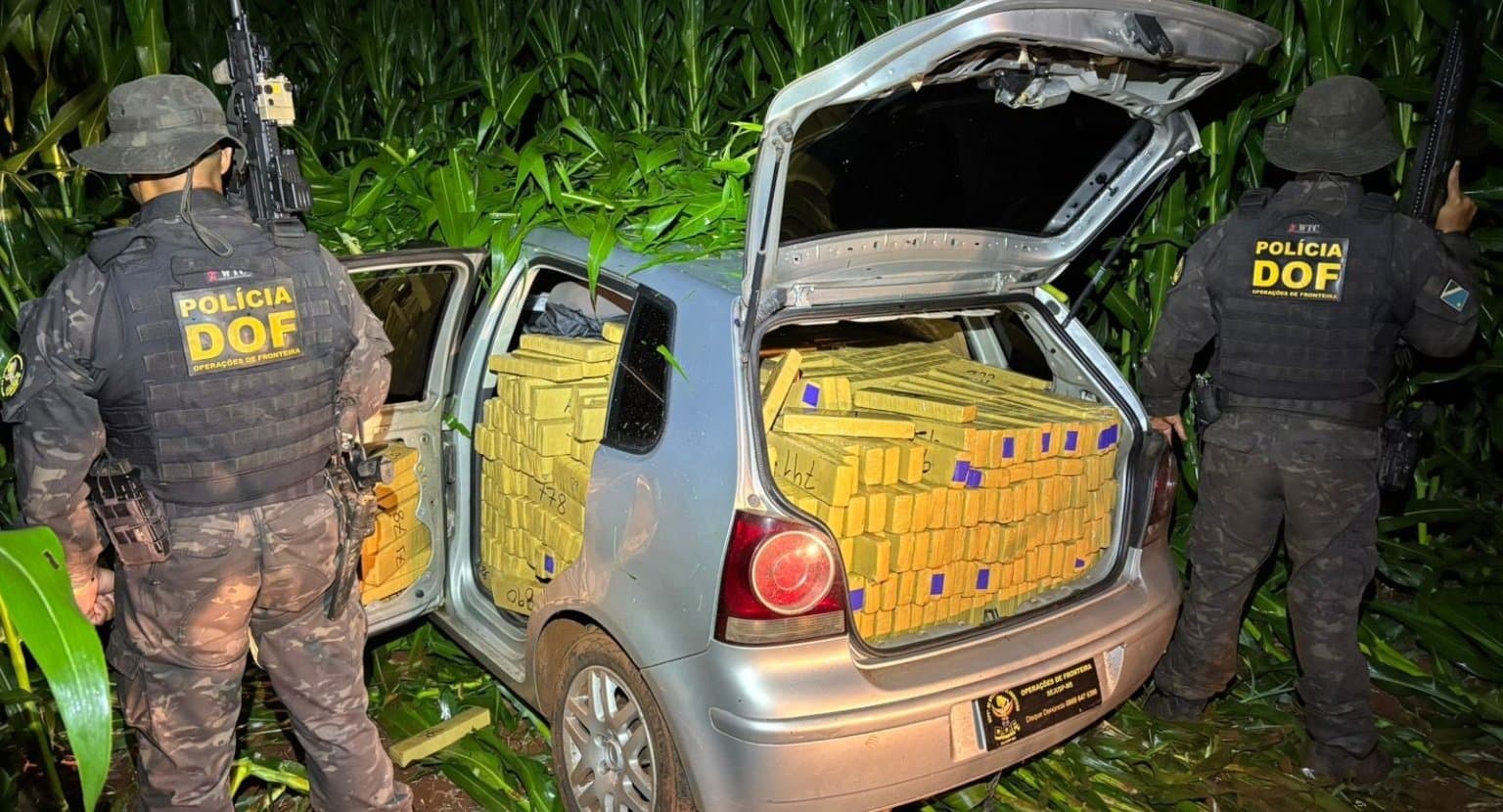 DOF encontra veículo abandonado em milharal com quase uma tonelada de maconha em Maracaju
