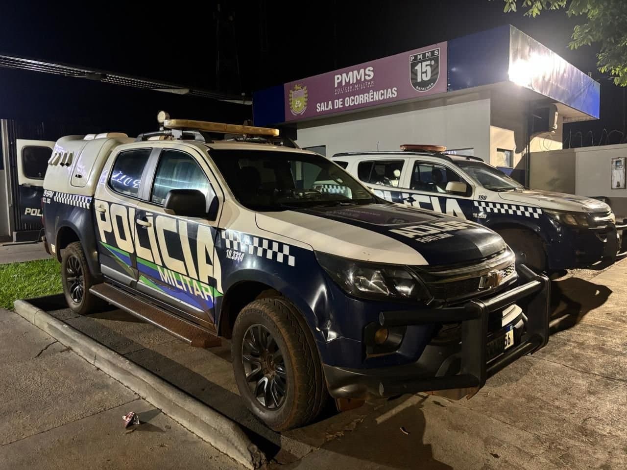 Homem é preso após agredir a própria mãe e causar danos em residência em Maracaju