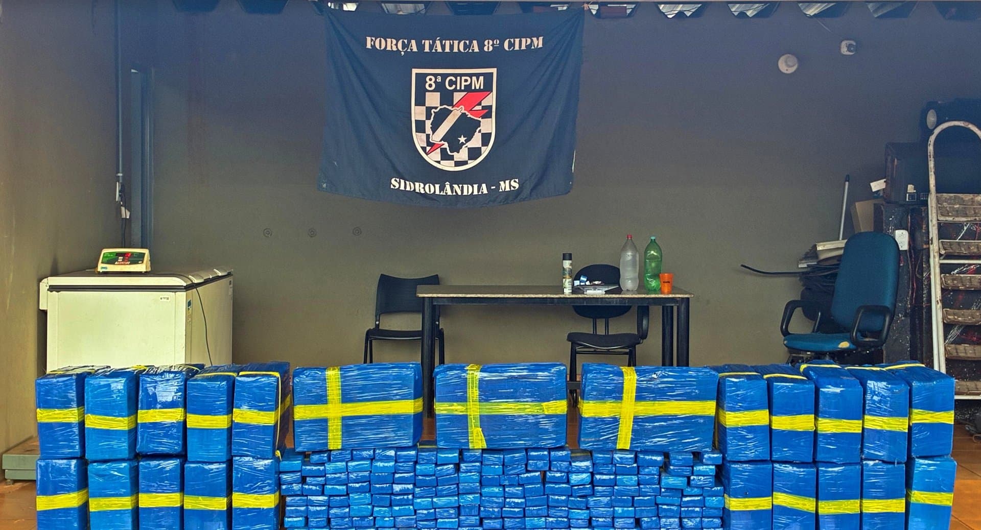 Força Tática apreende mais de 750 kg de maconha em veículo abandonado na MS-162