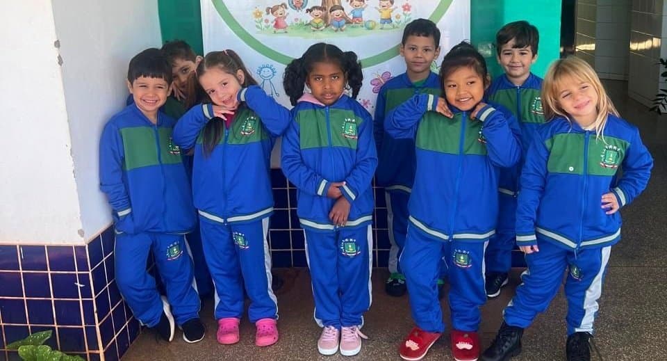 Pela primeira vez, Prefeitura de Sidrolândia realiza entrega de conjuntos de agasalhos para alunos da rede municipal