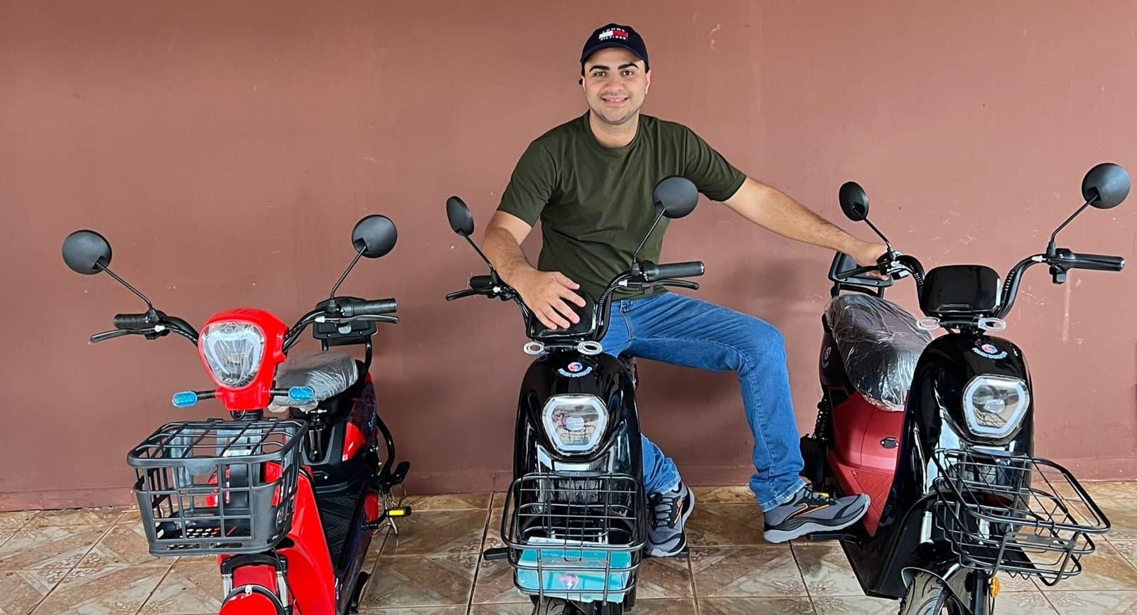 Com dezenas de vendas, empresário Rodrigo Moura se torna referência em bikes elétricas em Sidrolândia e região