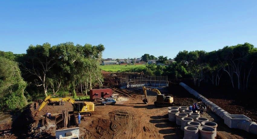 “Mais mobilidade, segurança e qualidade de vida”, destaca Calderan em visita às obras do prolongamento da Rua 11 de Junho