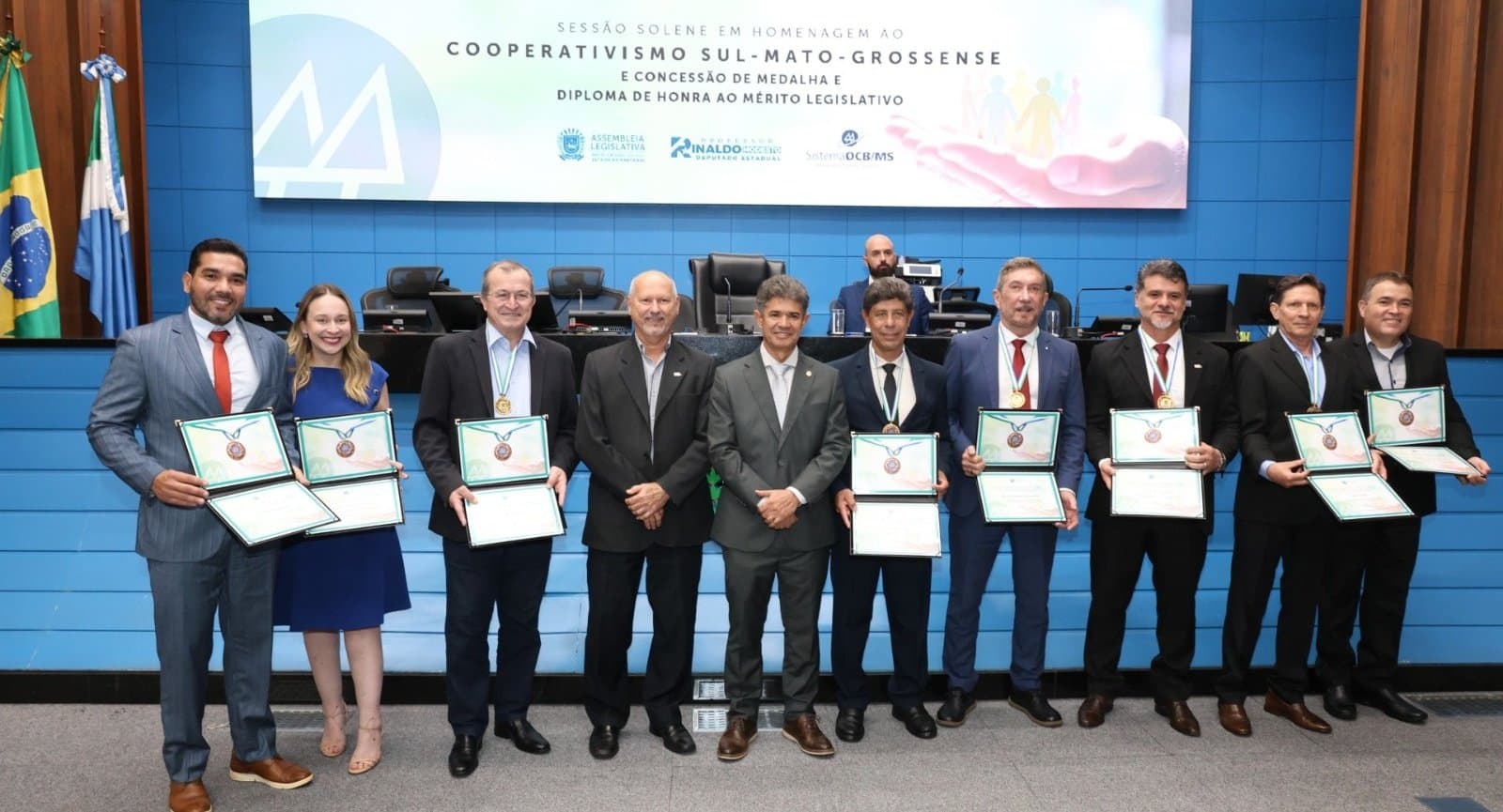 Sicredi Centro-Sul MS/BA recebe Medalha do Mérito Legislativo em homenagem ao cooperativismo sul-mato-grossense