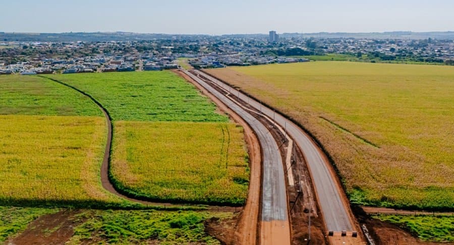 Obras de pavimentação avançam no prolongamento da Avenida Antero Lemes entre Vival dos Ipês e Greenville