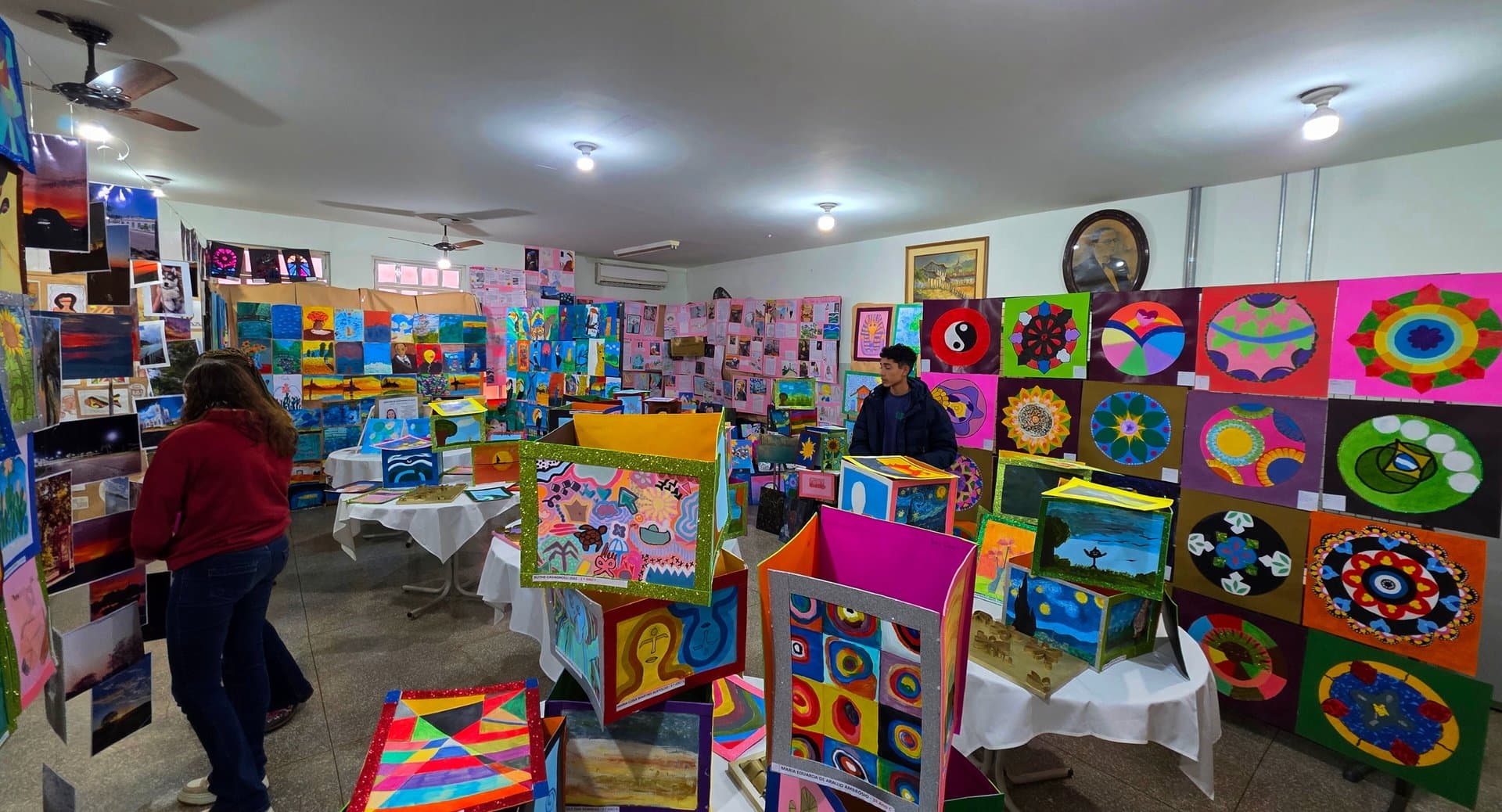 Exposição de arte reúne criatividade e talento de alunos da Escola Sidrônio Antunes em Sidrolândia